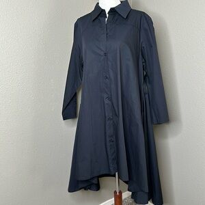 Gracia size large, Hilo button up